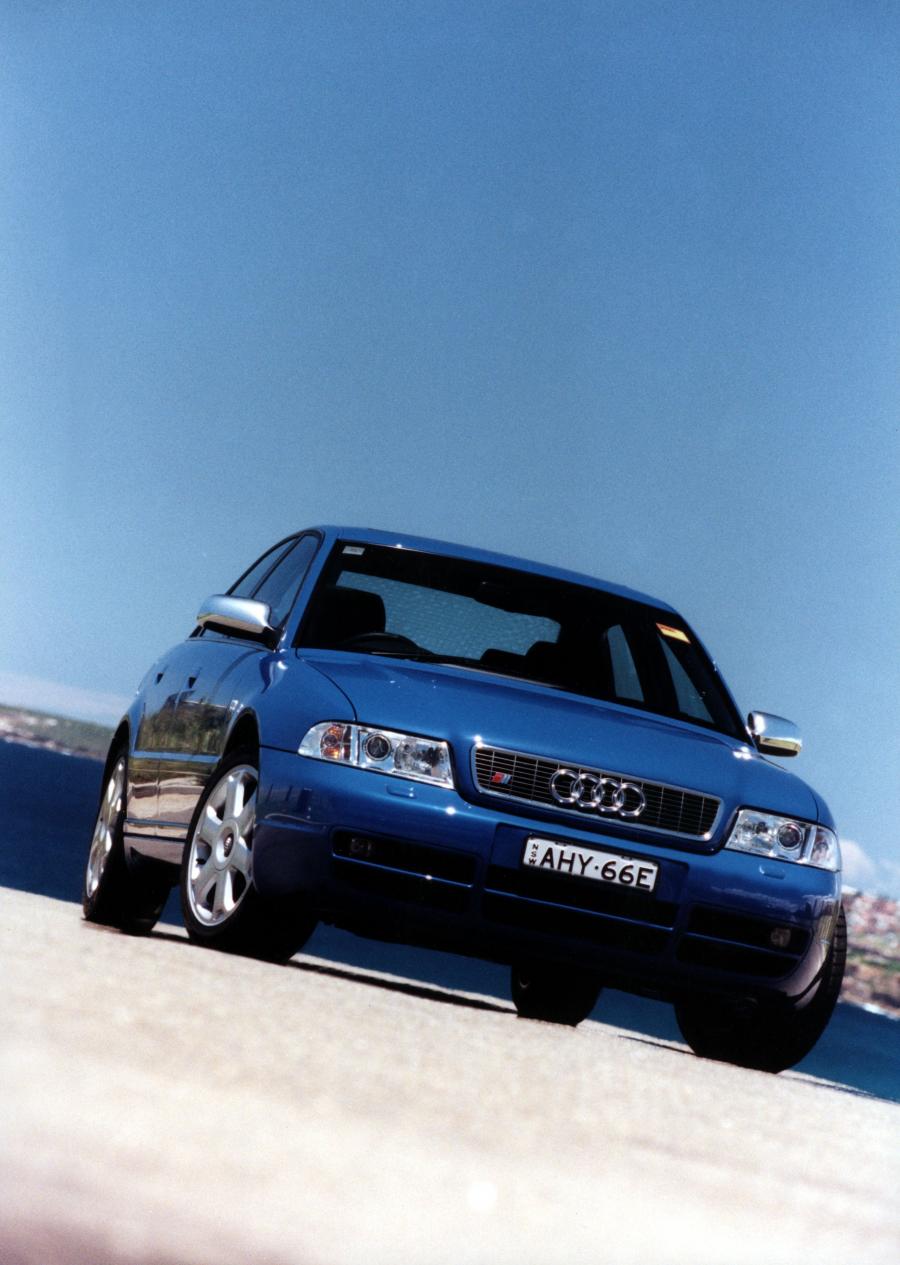  Audi S4 Sedan (B5, 8D) 1997 года  (AU) (фото 1 из 3)